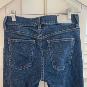 Pistola gently worn dark wash straight leg size 25 with 9”inseam.